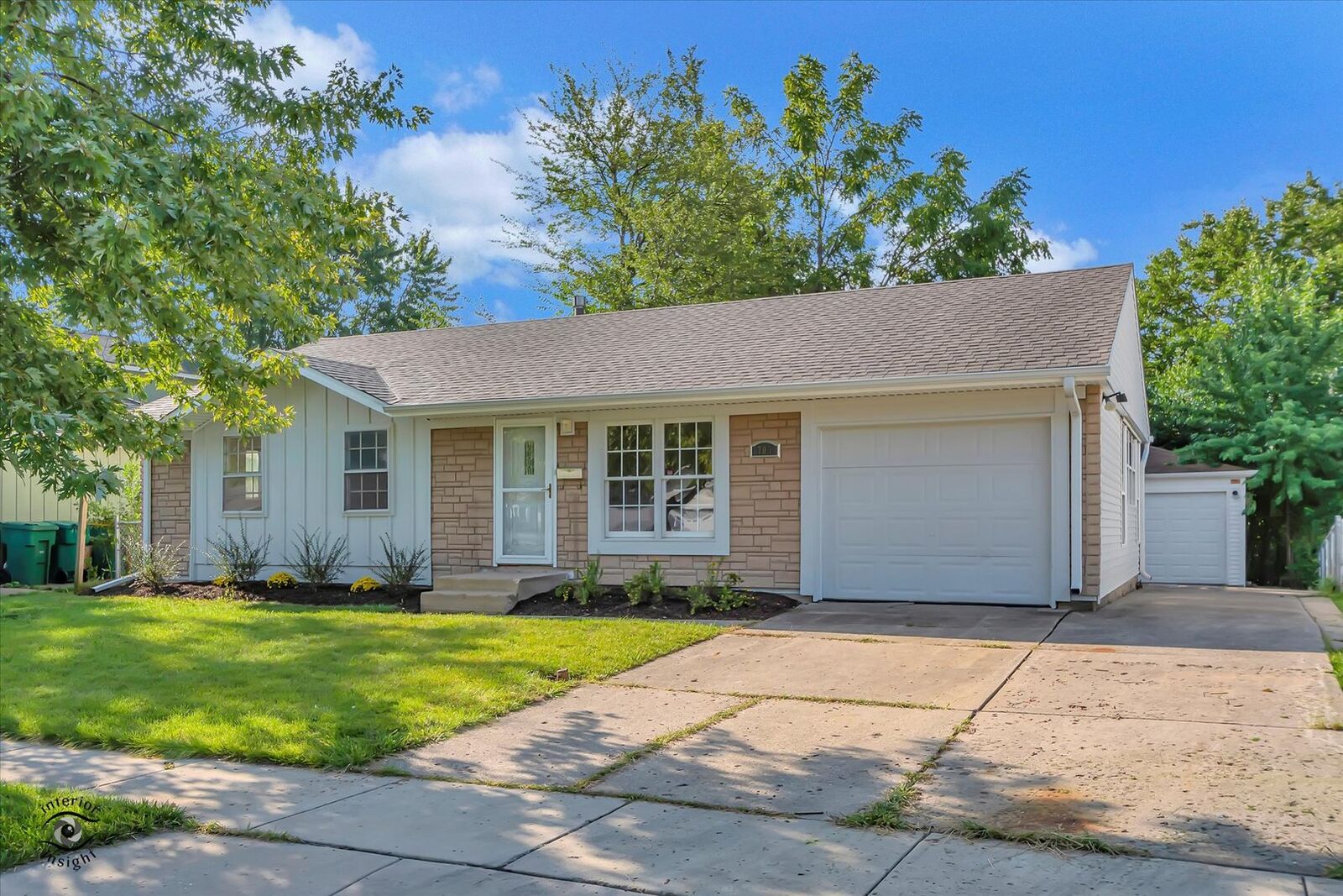 Property Photo: 705 Union Avenue IL 60446