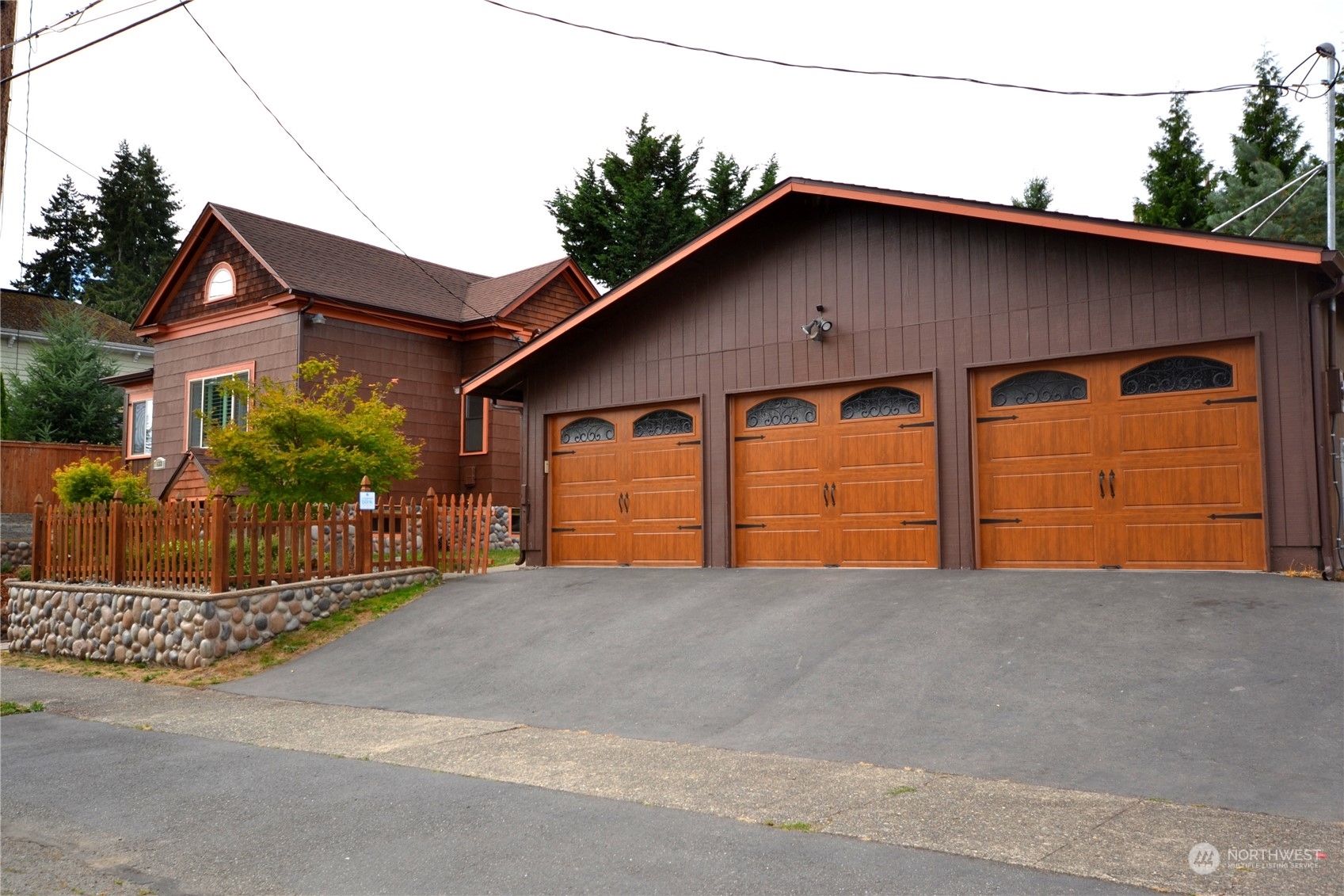 Property Photo:  433 S Lafayette Avenue  WA 98312 