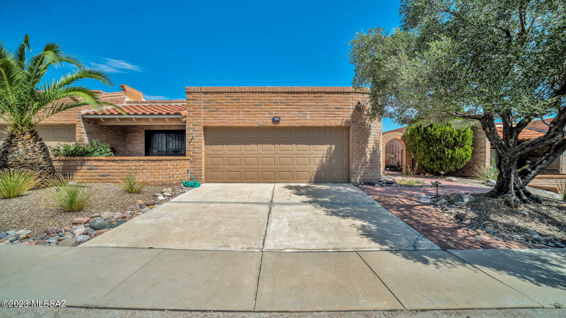 Property Photo:  796 W Desert Hills Drive  AZ 85622 