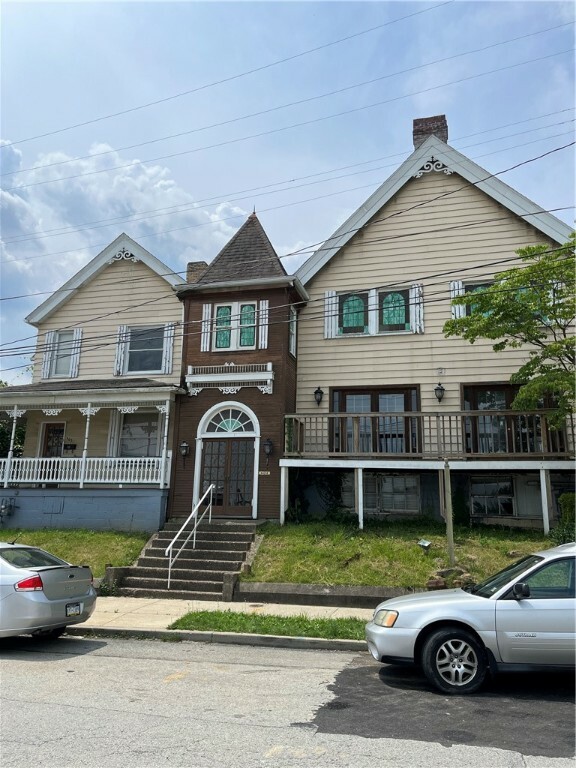 Property Photo:  303 Emerson St  PA 15690 