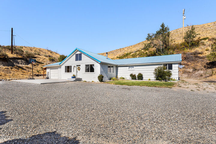 Home for sale in Selah 14611 N Wenas Rd, Selah, WA 98942