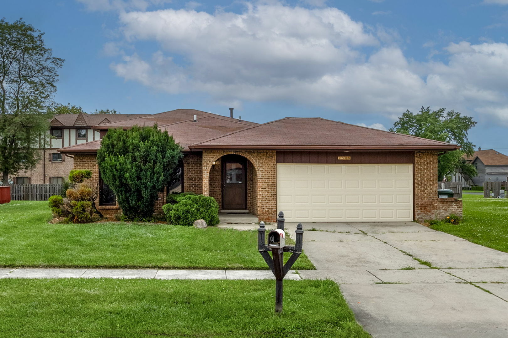 Property Photo:  2808 Lake Park Drive  IL 60411 