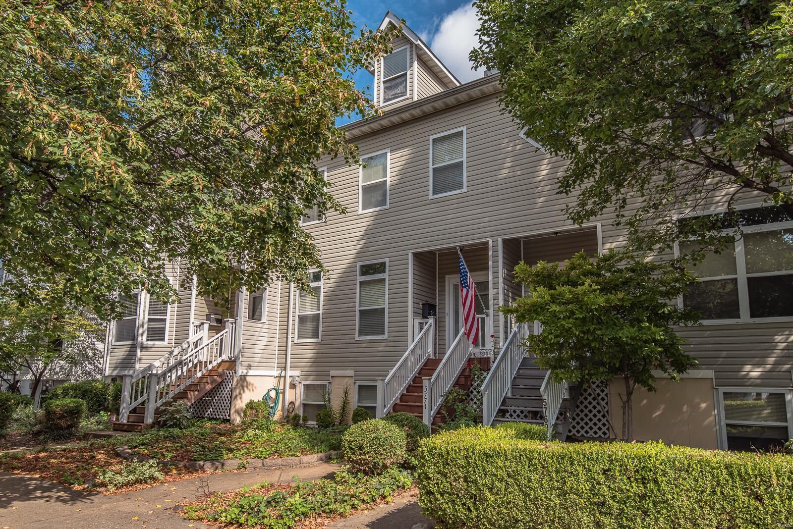 Property Photo: 5771 Kingsbury Place MO 63112