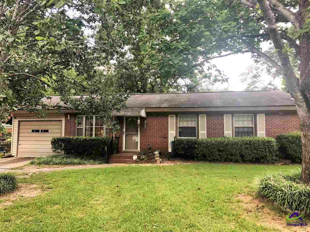 Property Photo:  111 Louis Street  GA 31093 