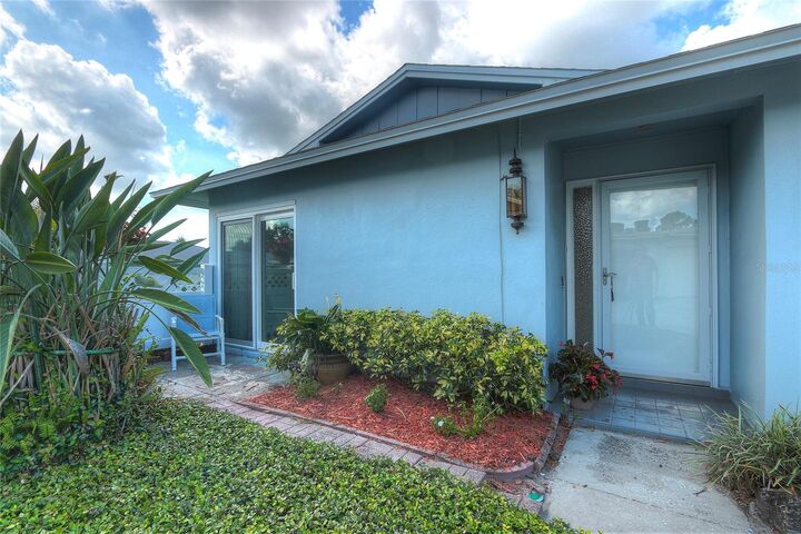 Property Photo:  1602 Berwick Court C  FL 34684 