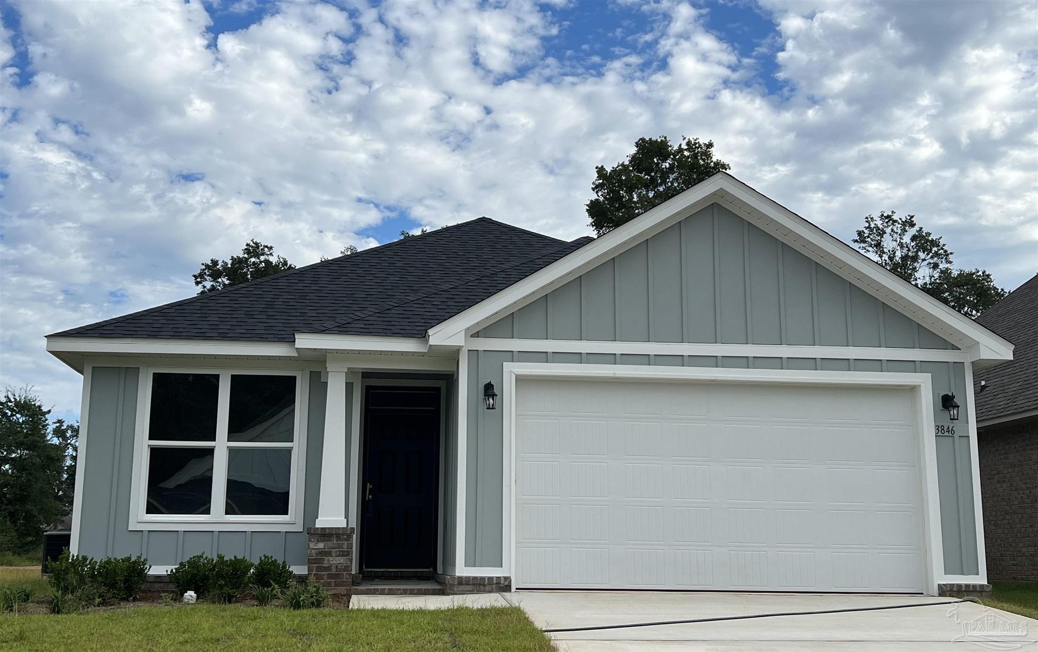 Property Photo: 5353 Parkside Dr FL 32571