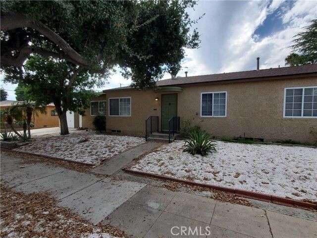Photo de la propriété:  1141 N Orchard Drive  CA 91506 