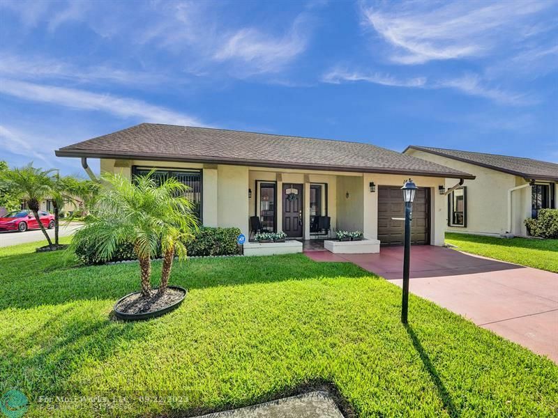 Property Photo: 1516 SW 21st Ter FL 33442