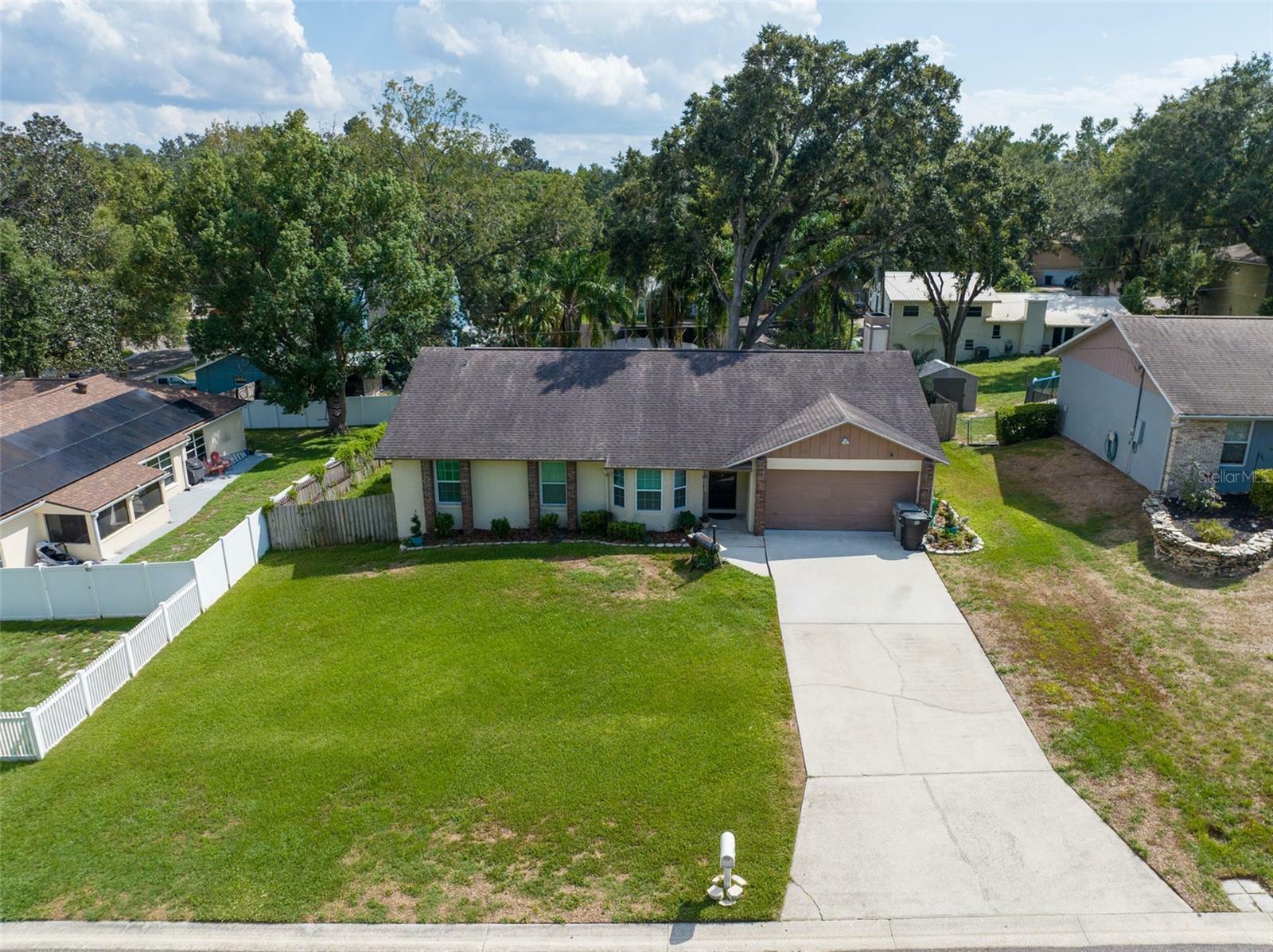 Property Photo:  342 Evergreen Court  FL 32712 