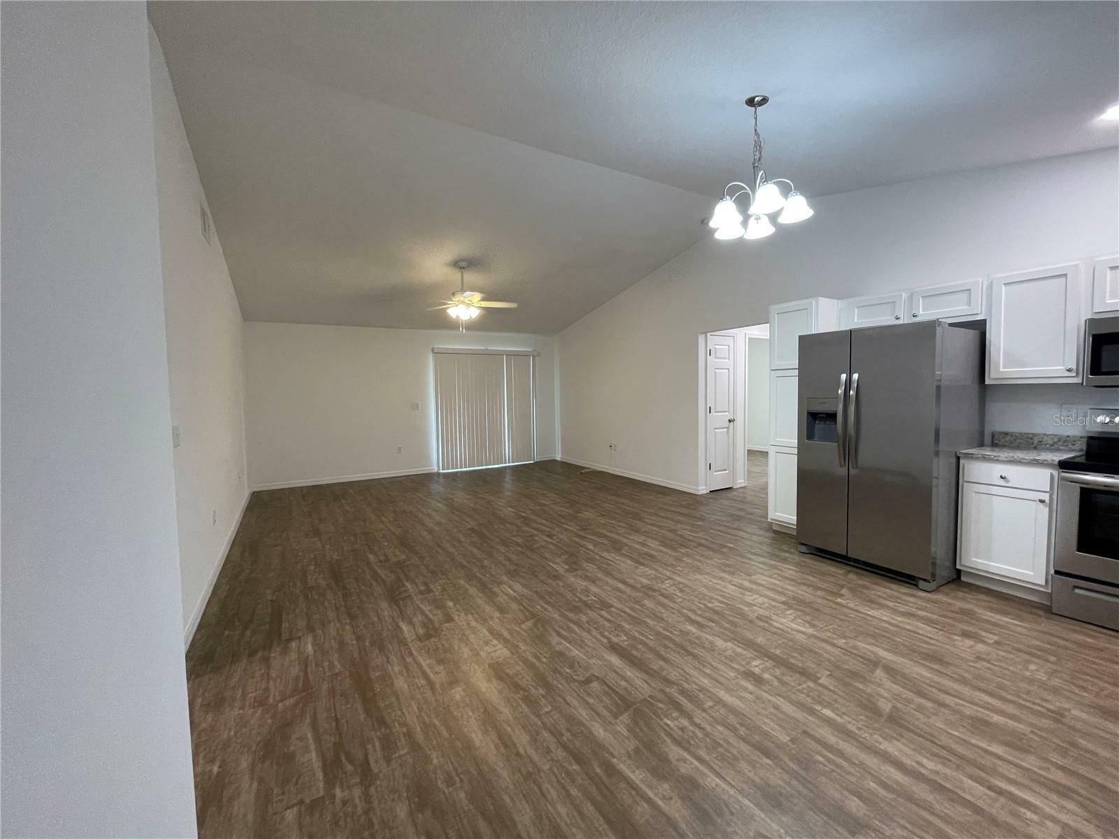 Property Photo: 1100 E Bloomfield Drive FL 34453