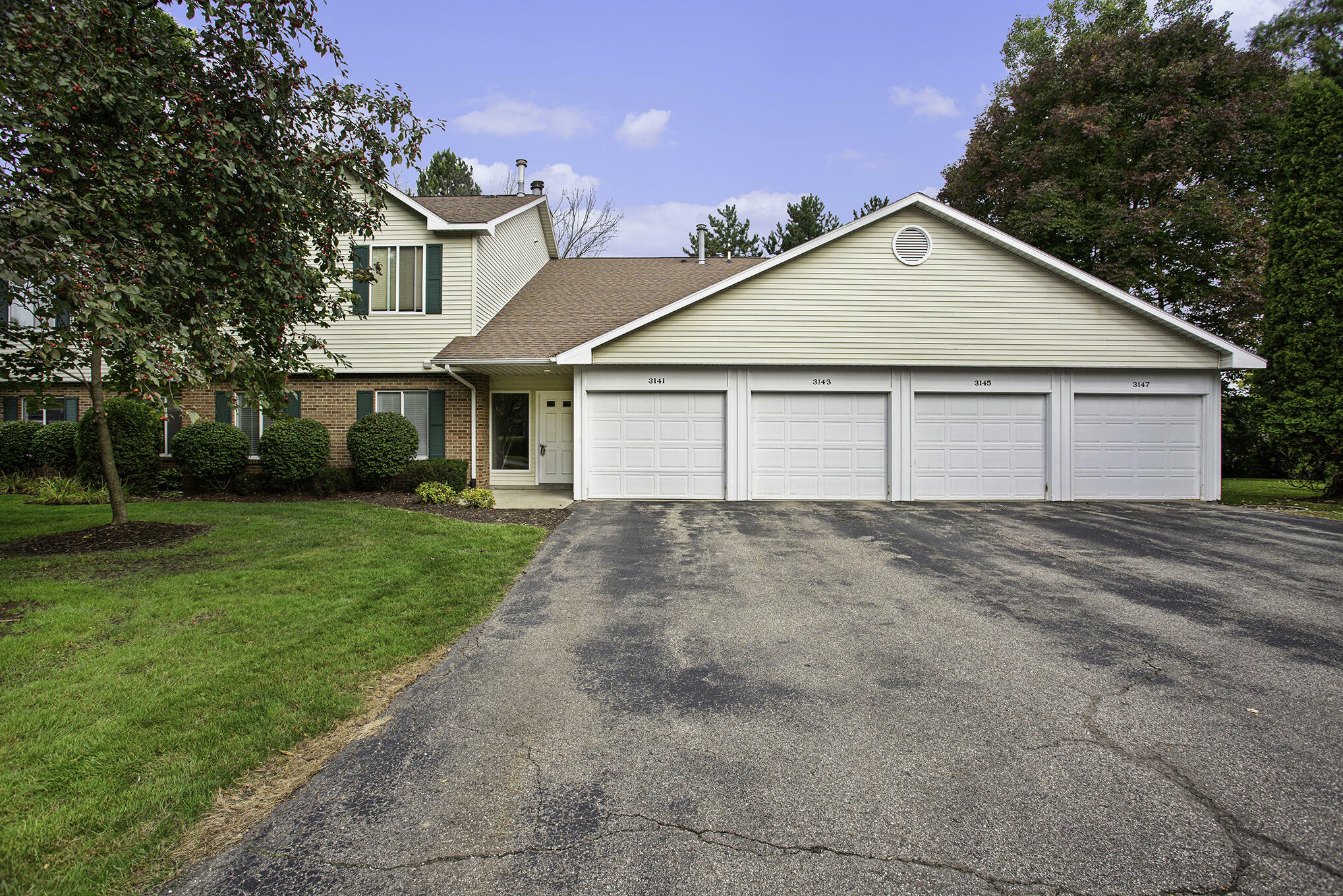 3141 Windcrest Drive NE  Grand Rapids MI 49525 photo