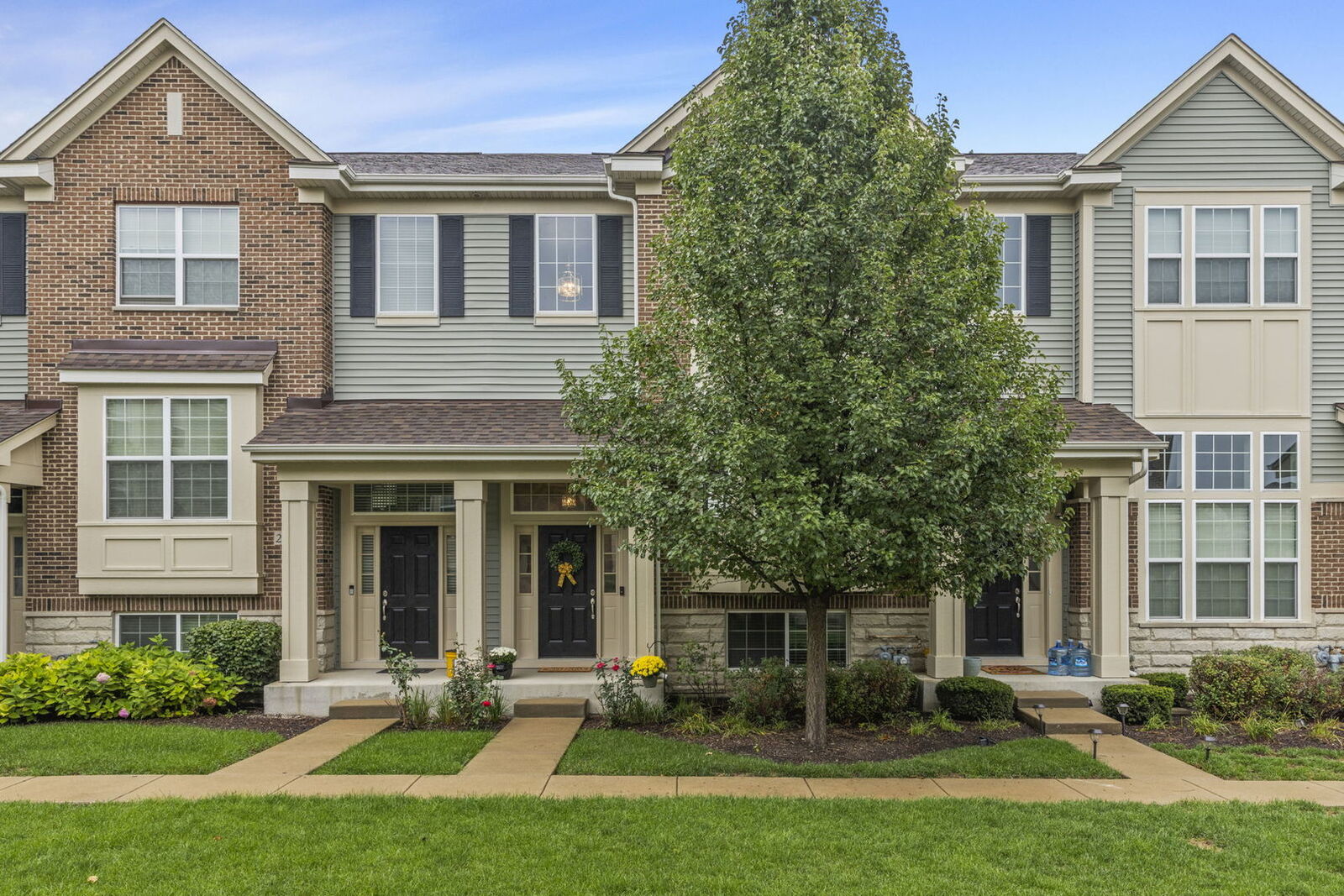 Property Photo: 2807 Henley Lane IL 60540