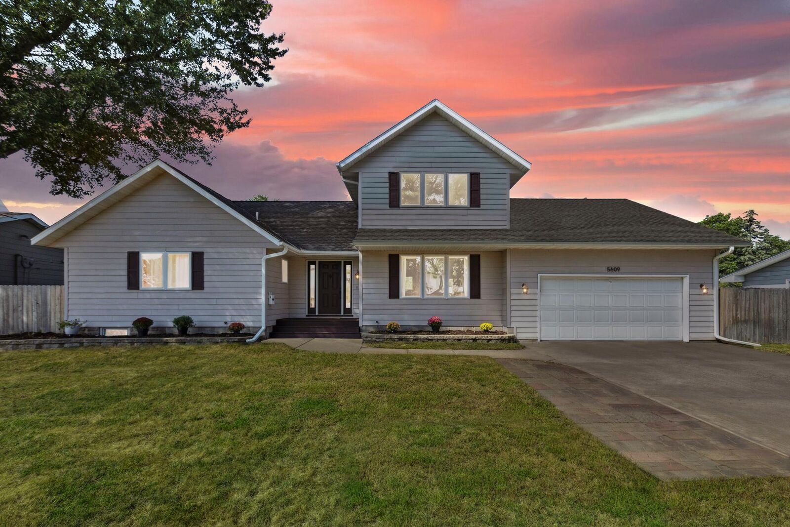 Property Photo: 5609 Twin Lake Terrace N MN 55429