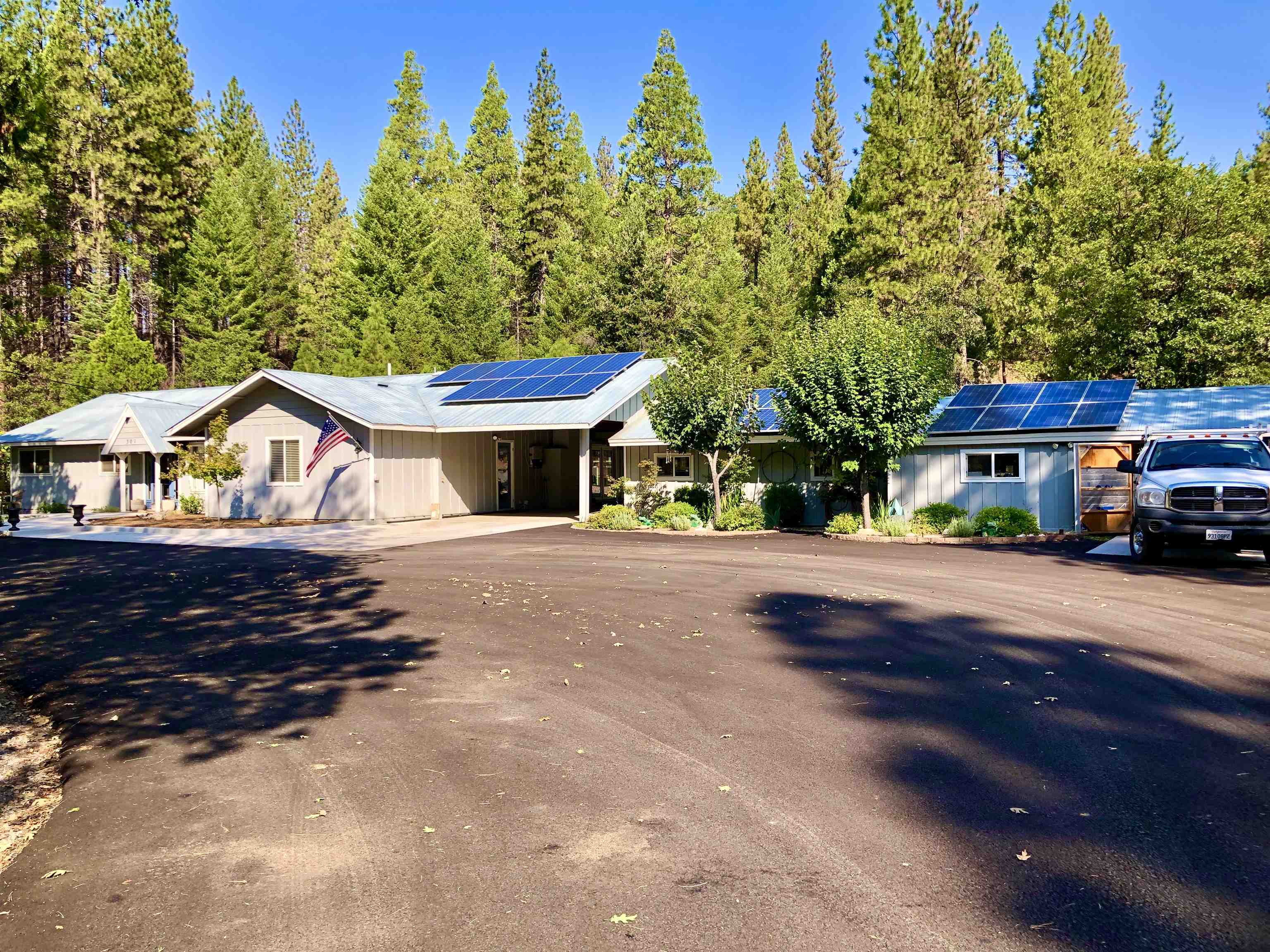 Property Photo:  301 Country Road  CA 95947 