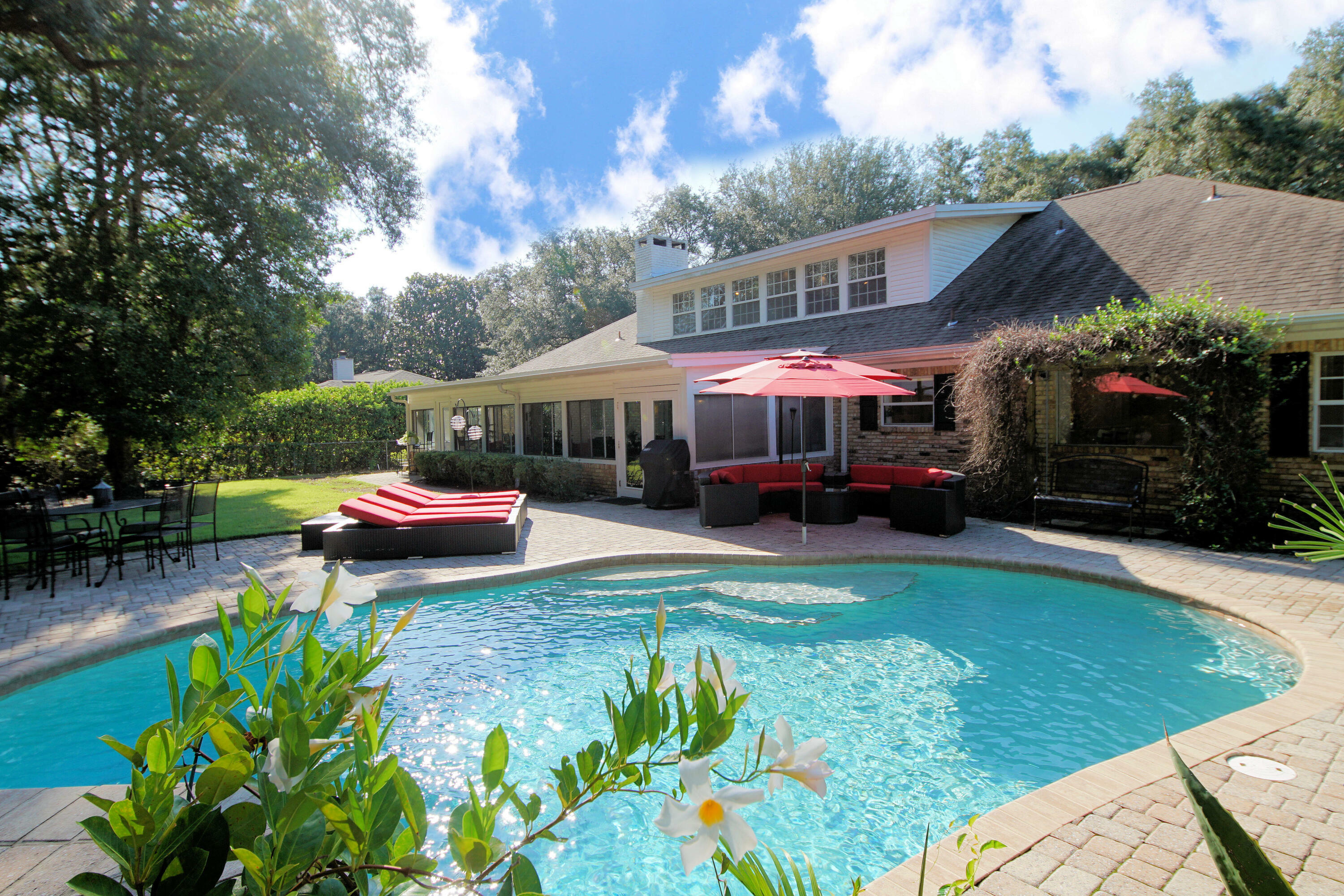 Property Photo:  216 Country Club Road  FL 32579 