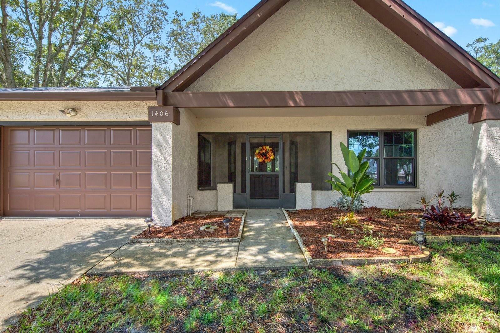 Property Photo: 1406 Pheasant Creek Drive FL 34684