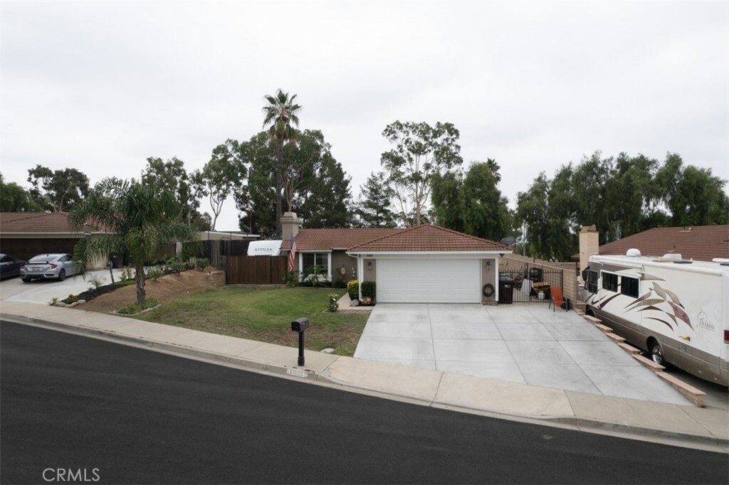 Property Photo:  21933 Glen View Drive  CA 92557 