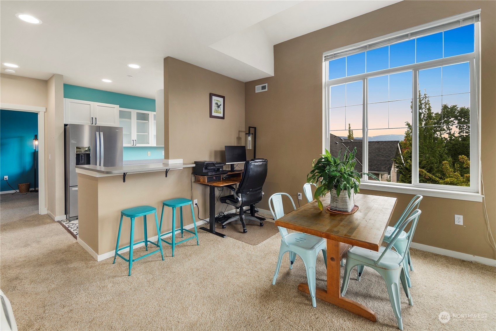 Property Photo: 1601 NE Katsura Street 101 WA 98029