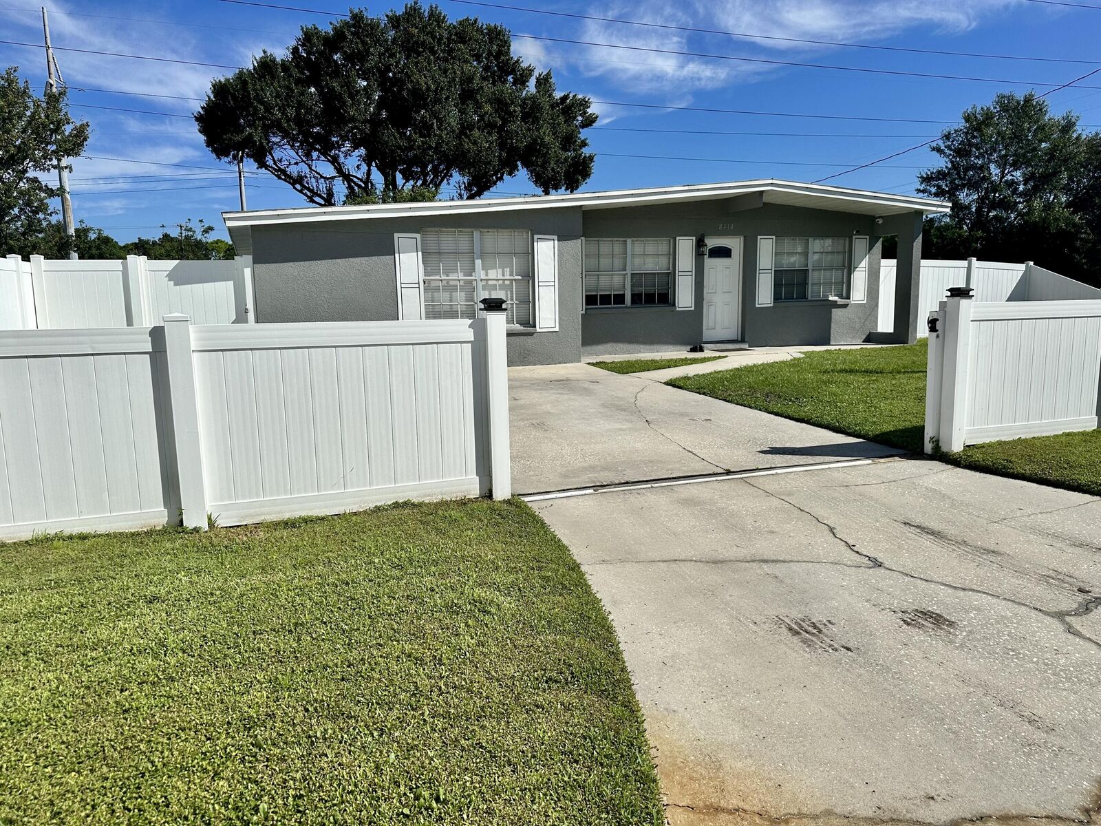 Property Photo:  8414 Ironwood Avenue  FL 33619 