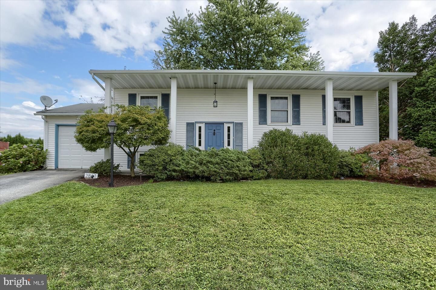 Property Photo:  2861 Southwick Drive  PA 17601 