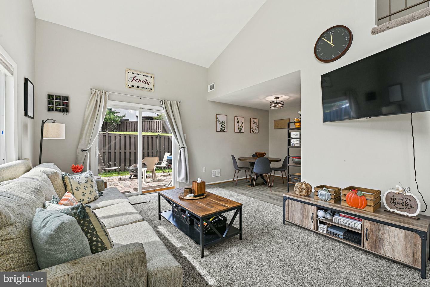Property Photo: 100 Richland Circle VA 20164