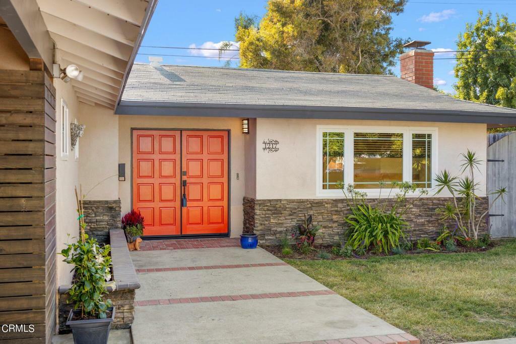 Property Photo:  1217 Coventry Avenue  CA 93004 