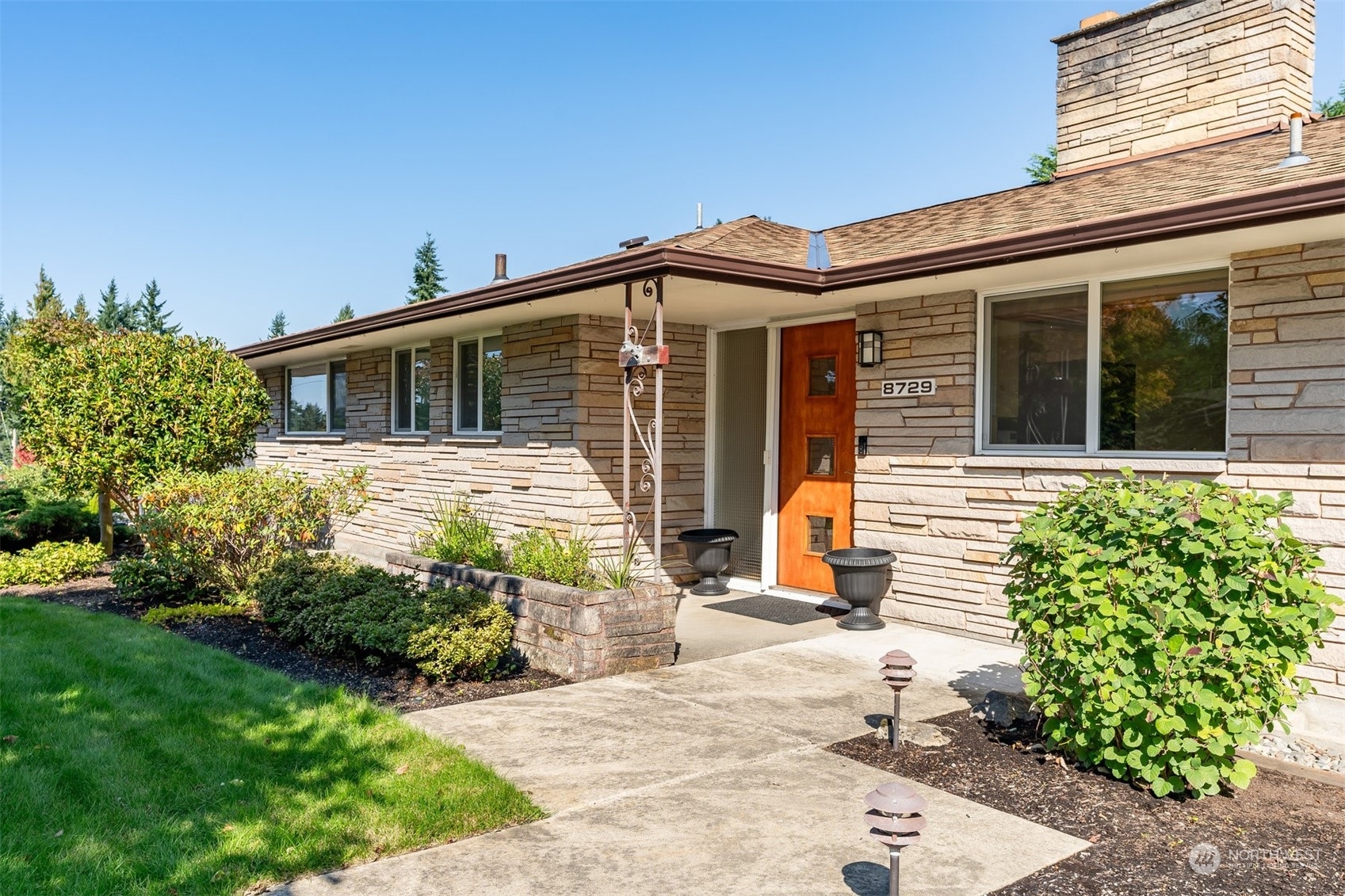 Property Photo: 8729 Del Campo Drive WA 98208