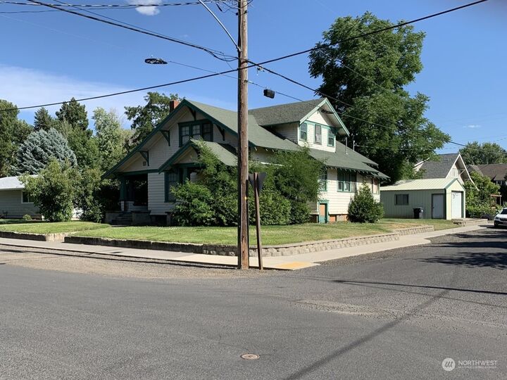 Home for sale in Waitsburg 123 W 4th St, Waitsburg, WA 99361