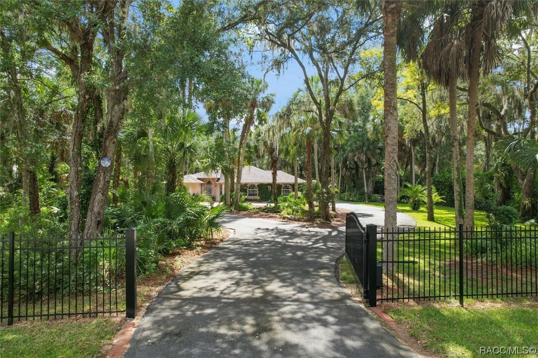 Property Photo:  10 Captains Cove Road  FL 34449 