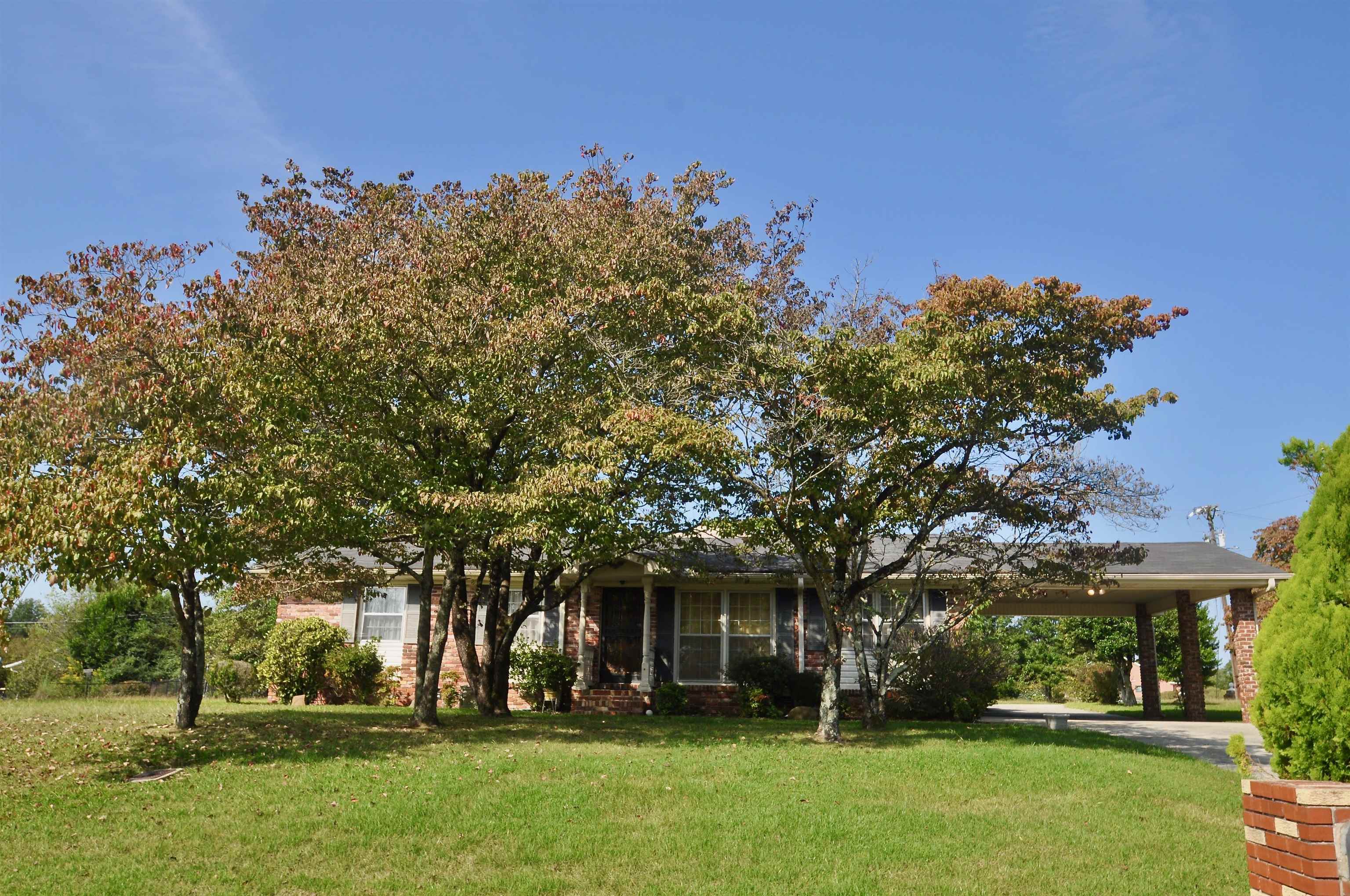 Property Photo:  1553 Barton Dr  AL 35055 - CULLMAN 