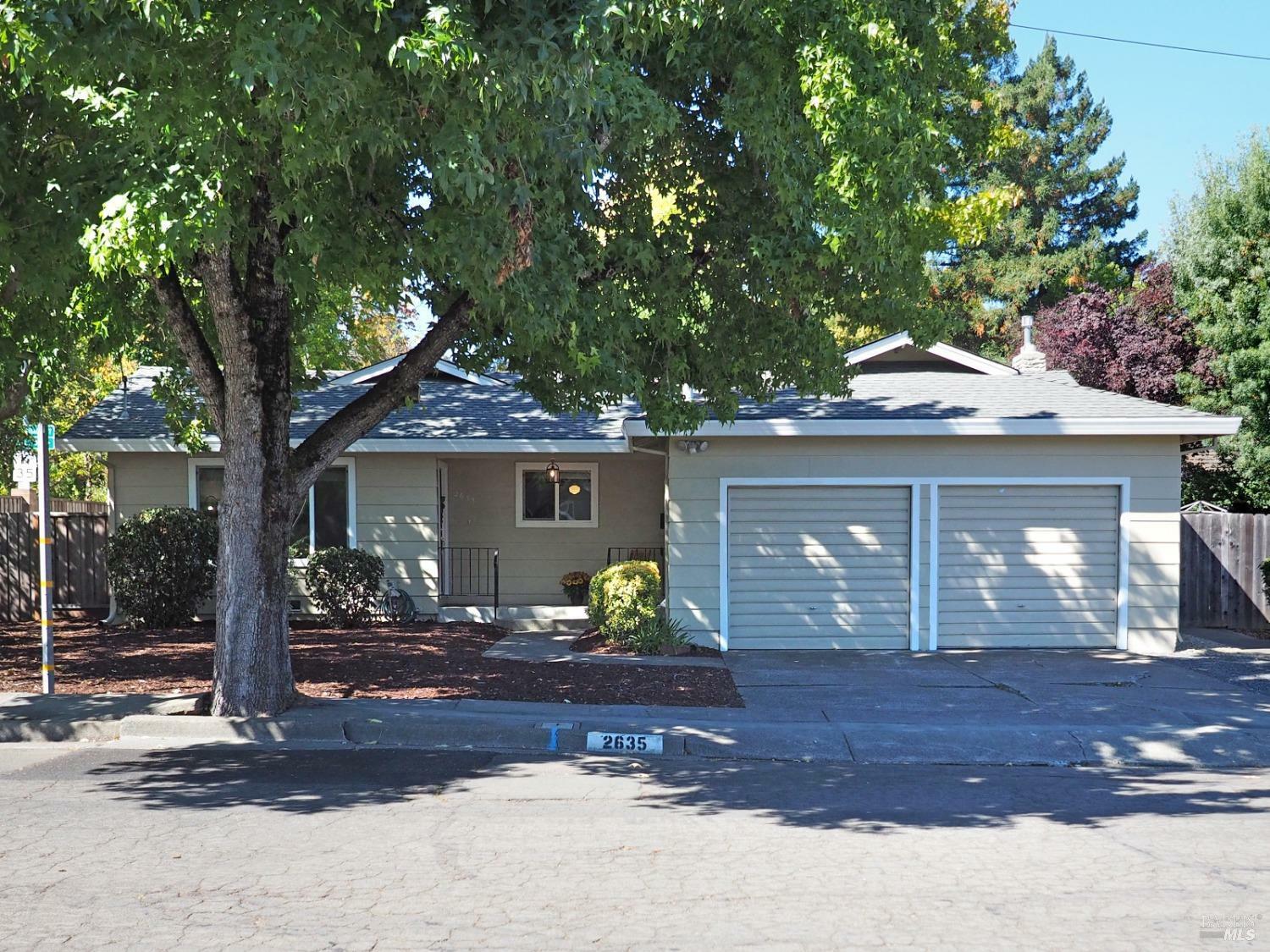 Property Photo: 2635 Canterbury Drive CA 95405