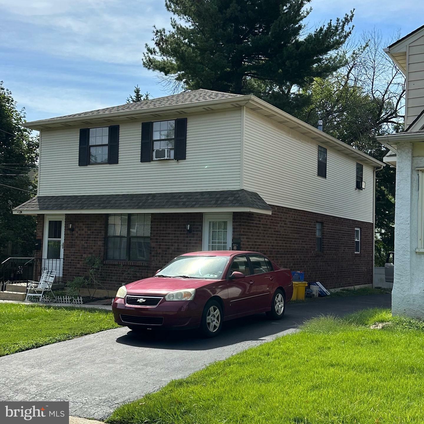 210 Garvin Boulevard  Sharon Hill PA 19079 photo