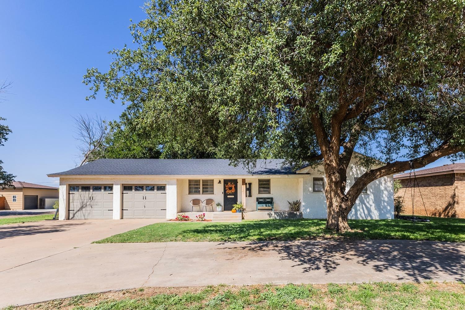 Property Photo:  2430 N 4th Street  TX 79373 