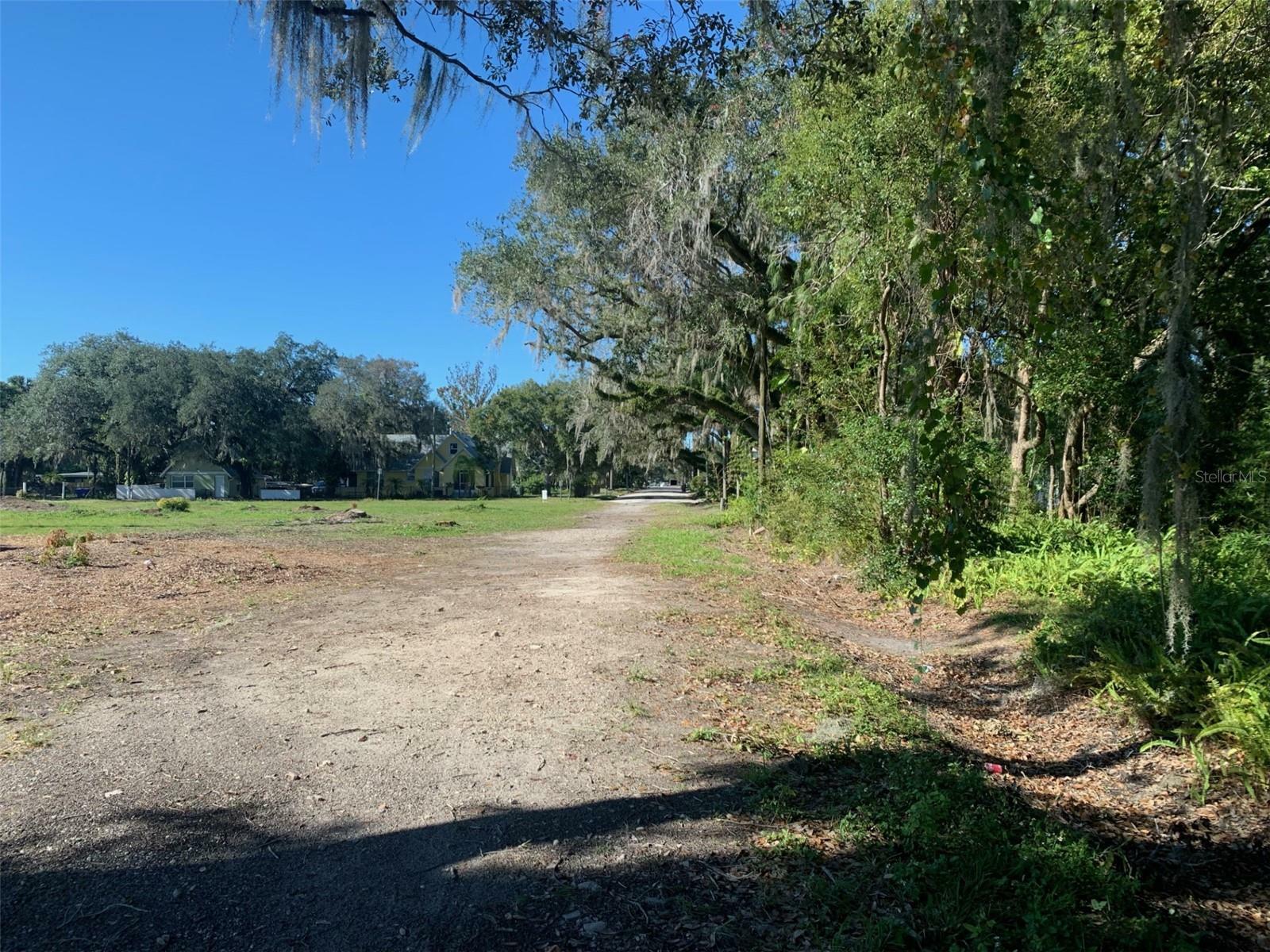 Property Photo:  S Vernon Avenue  FL 34741 