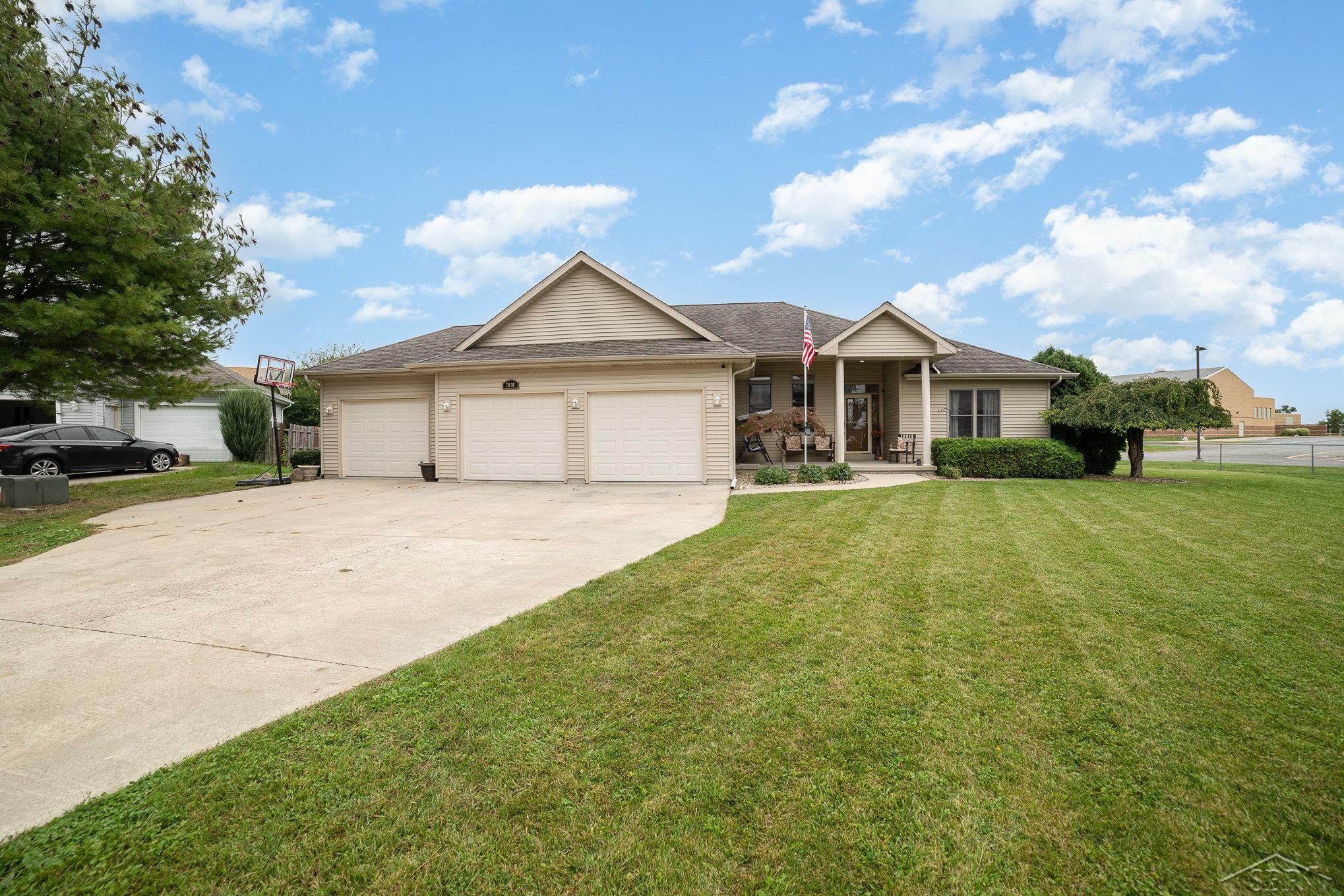 Property Photo:  7850 Oak  MI 48415 