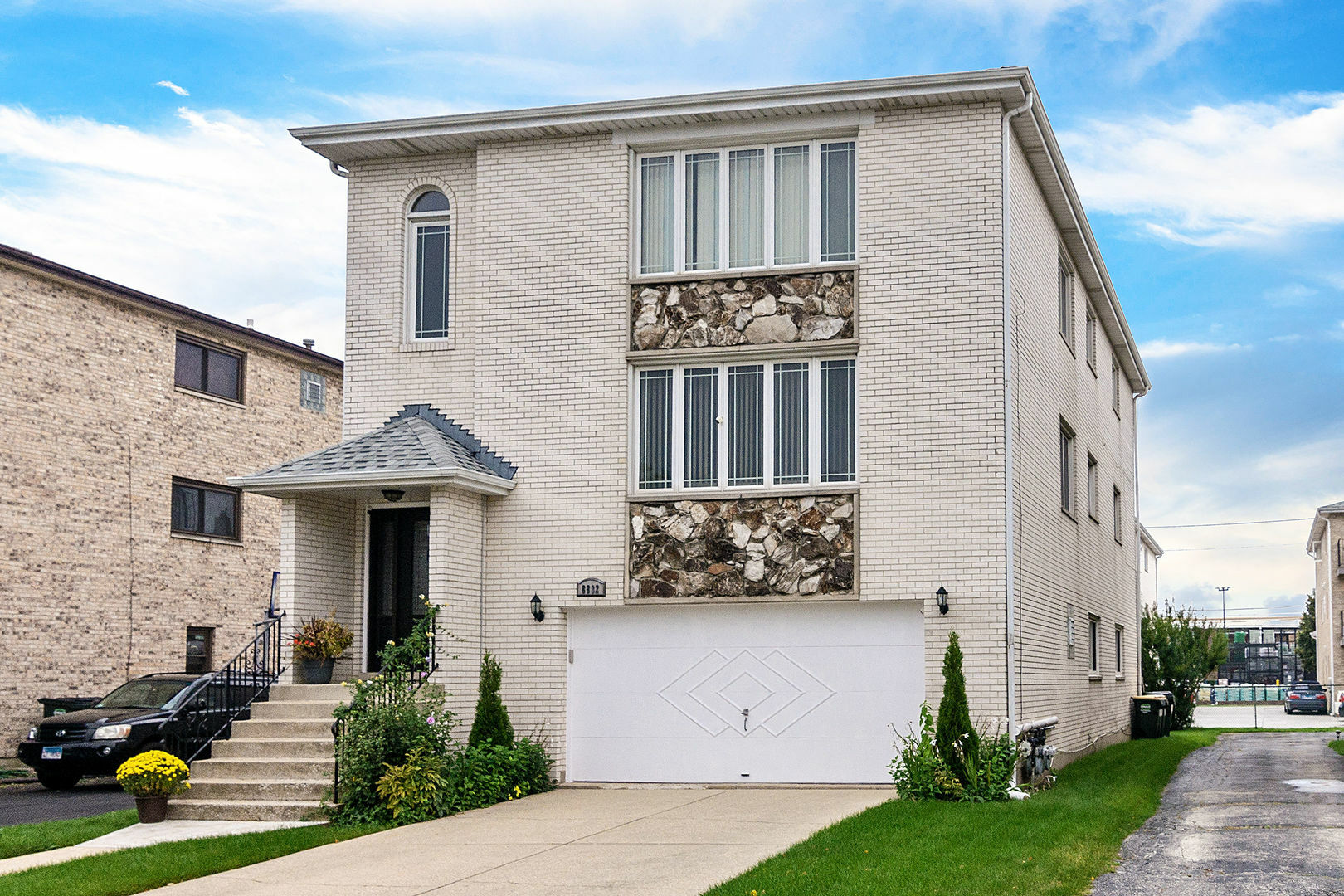 Property Photo: 8832 N Chester Avenue 1 IL 60714