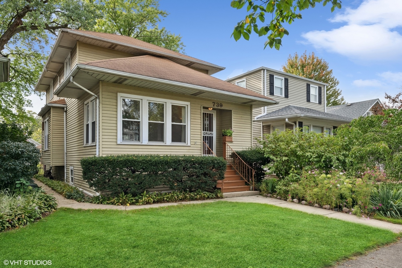 Property Photo: 739 N Cuyler Avenue IL 60302