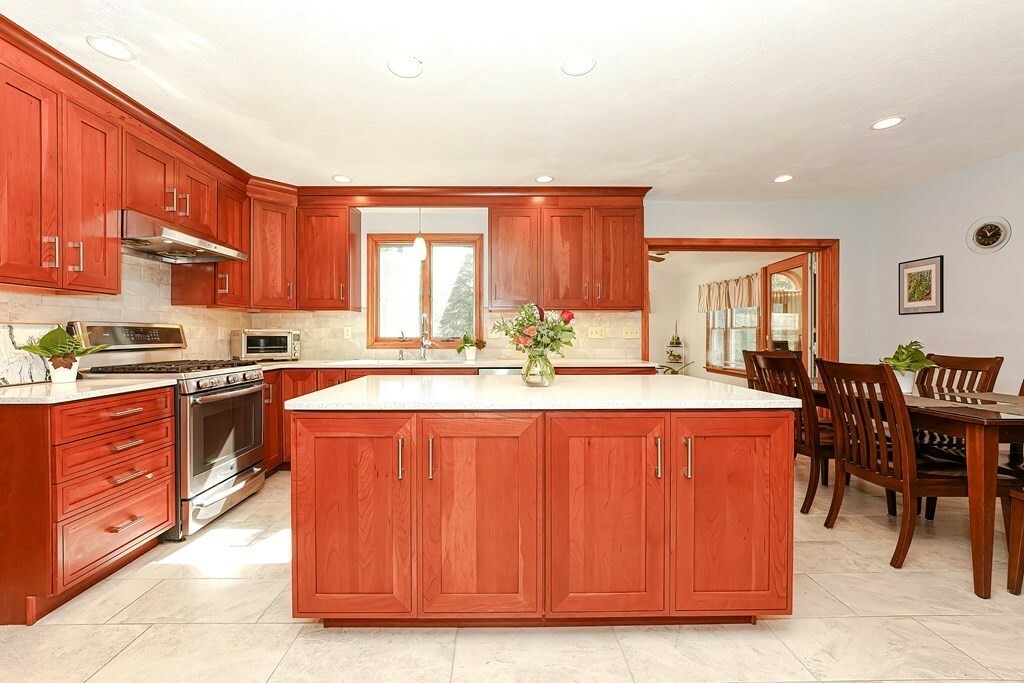 Property Photo:  20 Plowshare Ct  MA 02048 