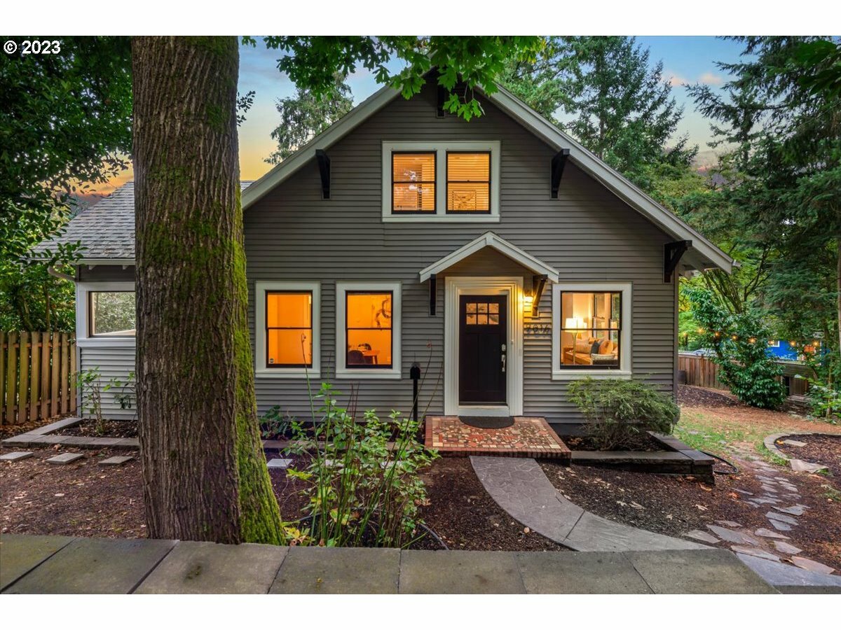 7016 SW 7th Ave  Portland OR 97219 photo