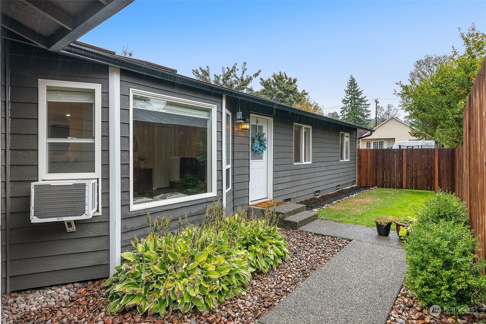 Property Photo: 313 S Indiana Avenue WA 98252