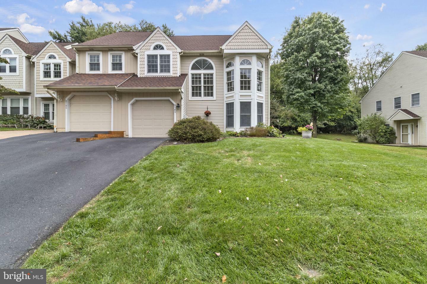 Property Photo: 8784 Duveen Drive PA 19038