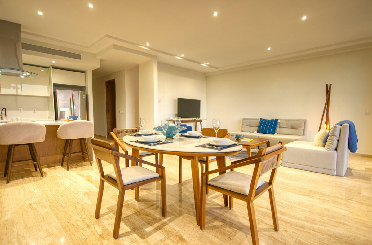 Property Photo:  Penthouse 410  BS  
