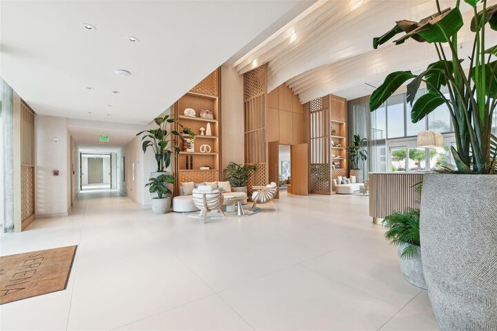 Property Photo:  1020 Sunset Point Road 108  FL 33755 