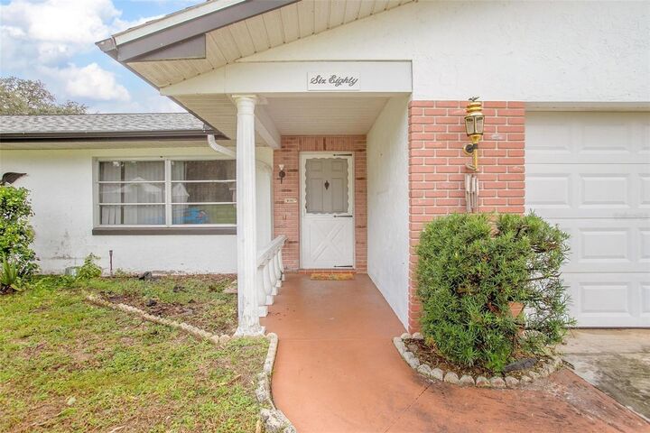 Property Photo:  680 E Iris Drive  FL 32763 