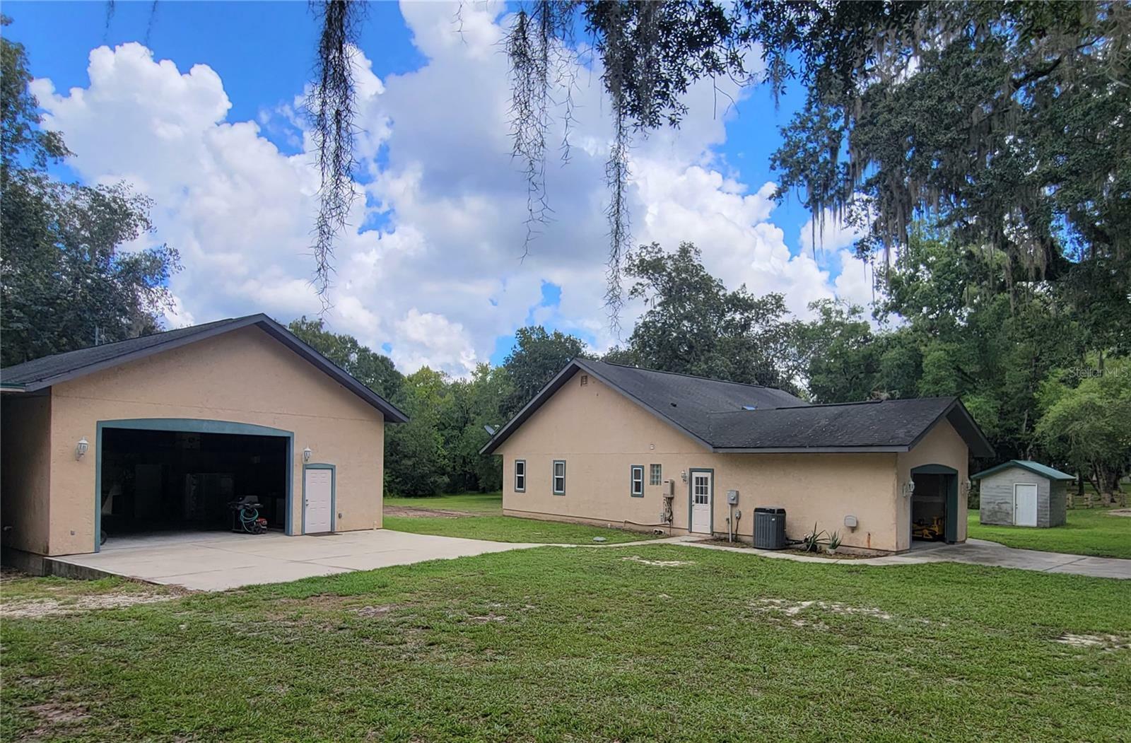 Property Photo: 11120 E Ownbey Court FL 34436