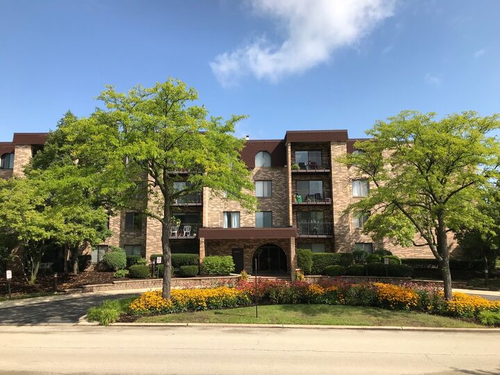 2150 Valencia Drive 100  Northbrook IL 60062 photo