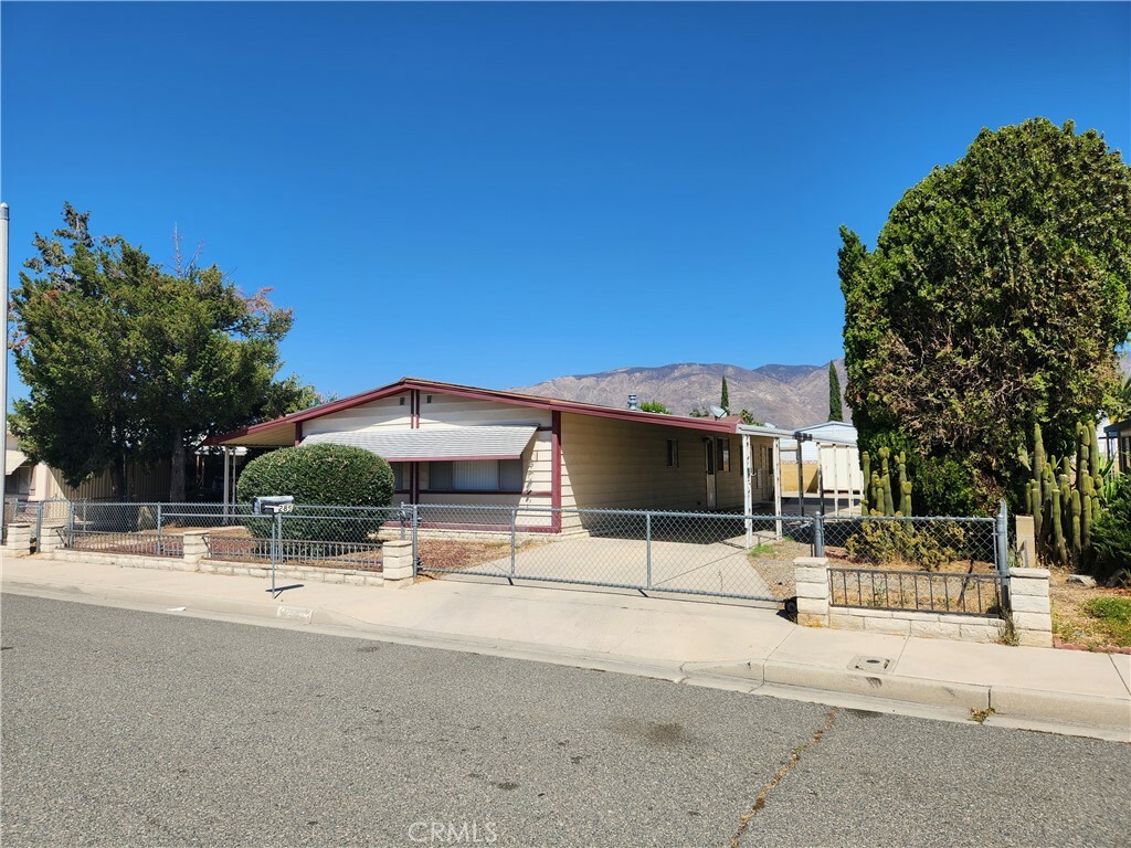 Property Photo:  285 N Palomar Avenue  CA 92582 