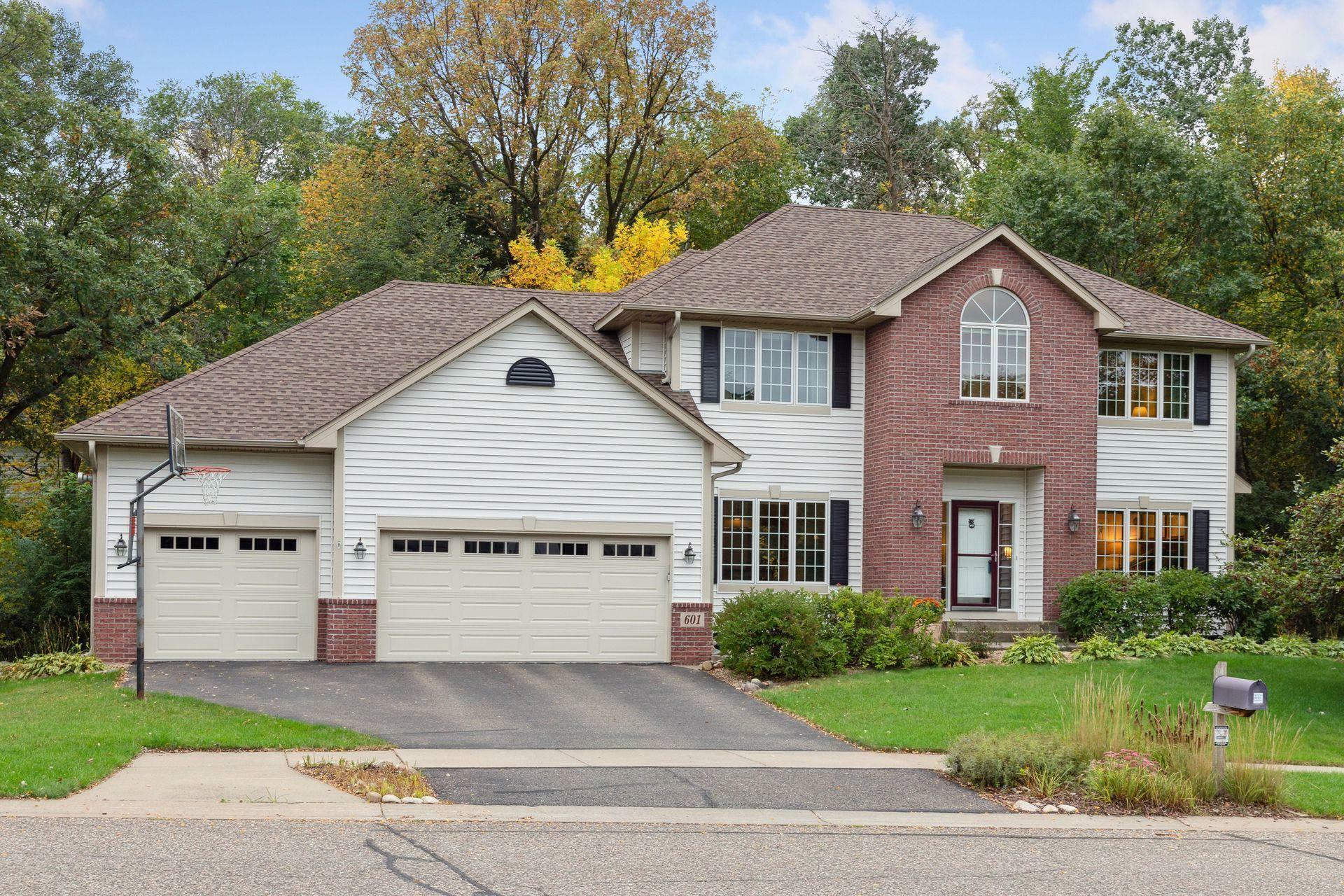 Property Photo:  601 Knollwood Drive  WI 54016 