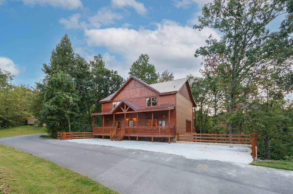 Property Photo: 826 Wattle Blossom Way TN 37738