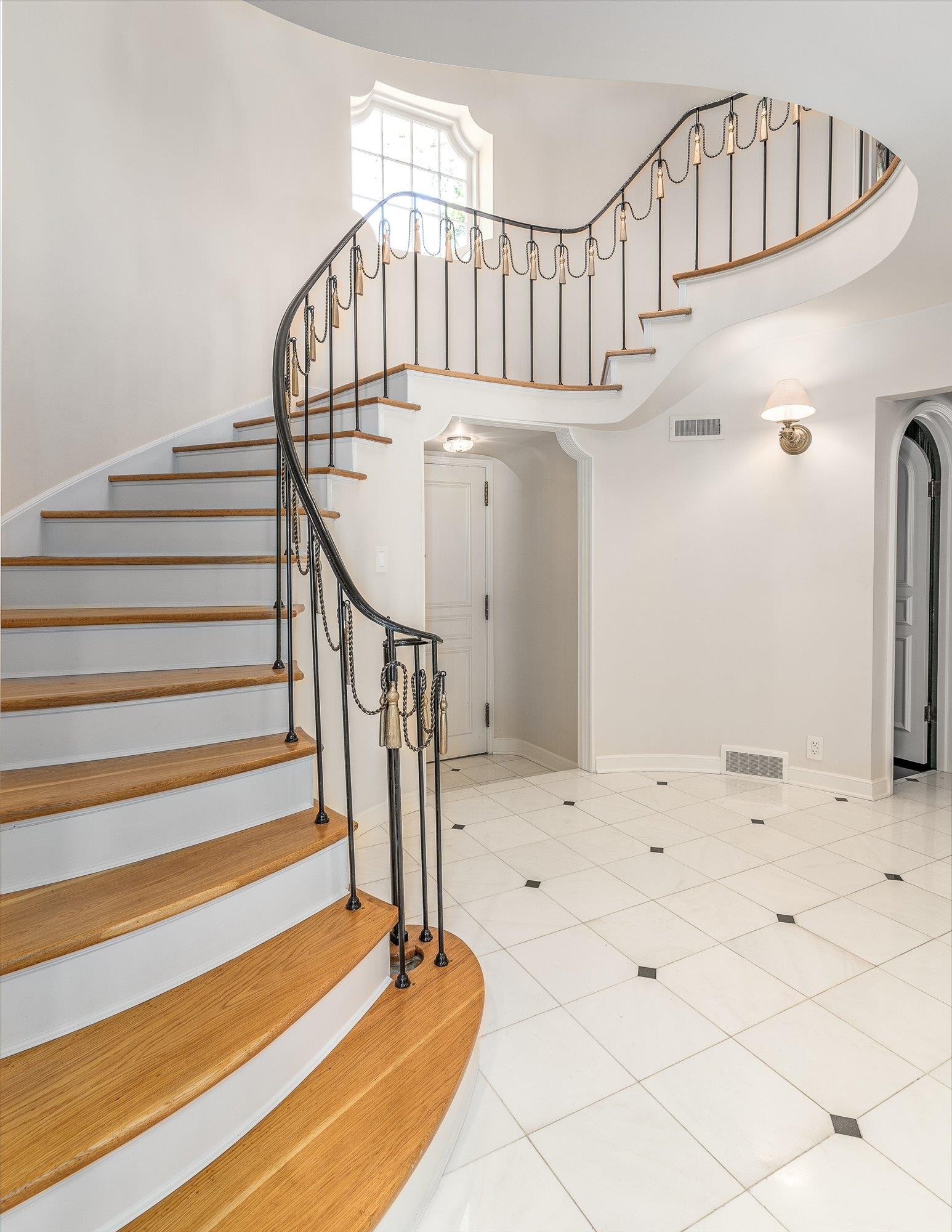 Property Photo: 808 E Rockwood Blvd WA 99203